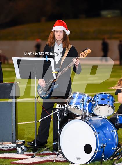 Thumbnail 2 in Whitesboro vs. Grandview (UIL 3A Division 1 Region 2 Regional Semifinal) photogallery.