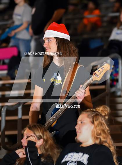 Thumbnail 3 in Whitesboro vs. Grandview (UIL 3A Division 1 Region 2 Regional Semifinal) photogallery.