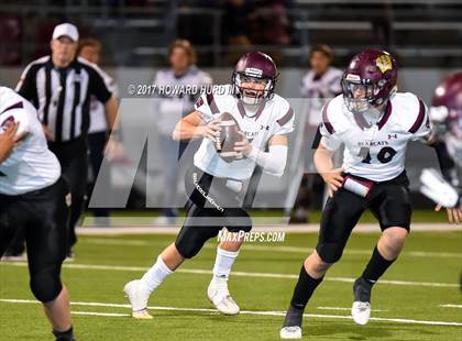 Thumbnail 1 in Whitesboro vs. Grandview (UIL 3A Division 1 Region 2 Regional Semifinal) photogallery.