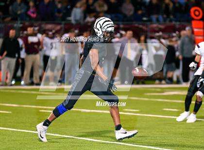 Thumbnail 2 in Whitesboro vs. Grandview (UIL 3A Division 1 Region 2 Regional Semifinal) photogallery.