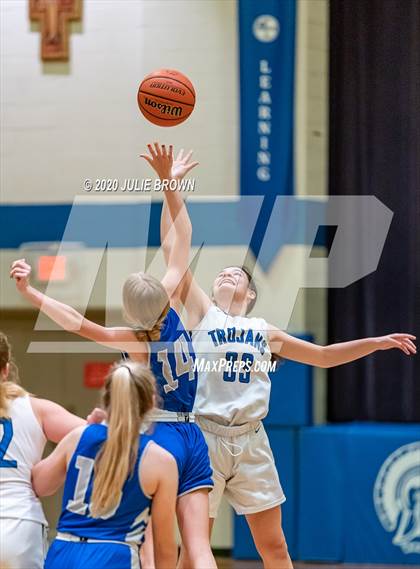 Thumbnail 1 in Hamilton Southeastern @ Indianapolis Bishop Chatard photogallery.