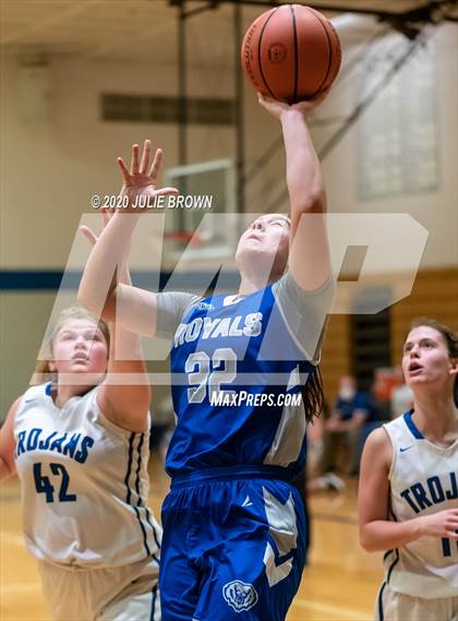 Thumbnail 2 in Hamilton Southeastern @ Indianapolis Bishop Chatard photogallery.