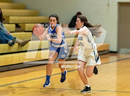 Thumbnail 3 in Hamilton Southeastern @ Indianapolis Bishop Chatard photogallery.