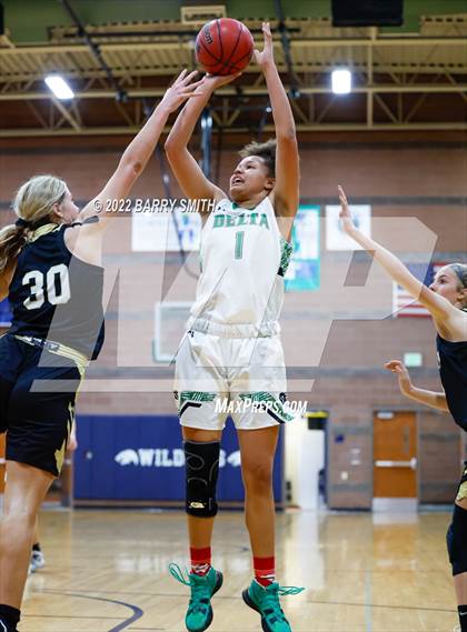 Thumbnail 3 in Jefferson Academy vs. Delta (CHSAA 3A Playoff Sweet 16) photogallery.