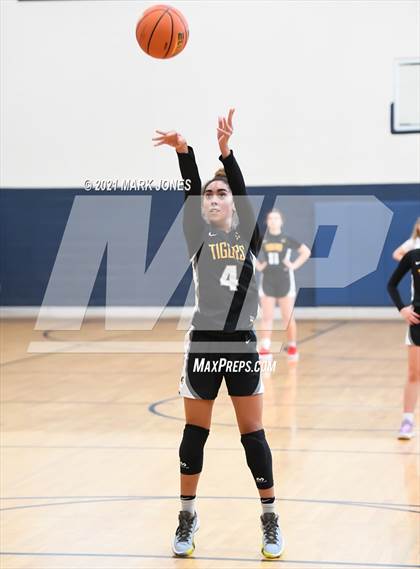 Thumbnail 3 in Gilbert vs. Rancho Christian (Nike Tournament of Champions) photogallery.