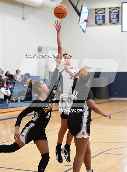 Thumbnail 3 in Gilbert vs. Rancho Christian (Nike Tournament of Champions) photogallery.