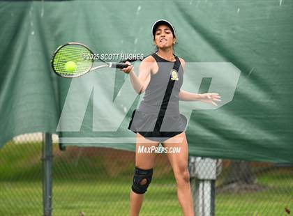 Thumbnail 1 in Green Hill v Central Magnet (Region 5AA) photogallery.