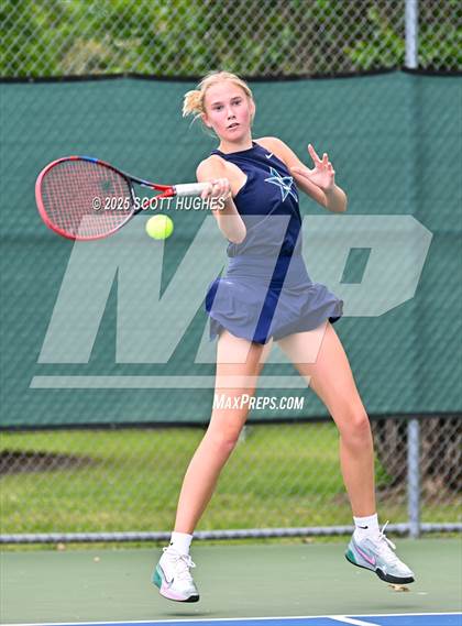 Thumbnail 2 in Green Hill v Central Magnet (Region 5AA) photogallery.