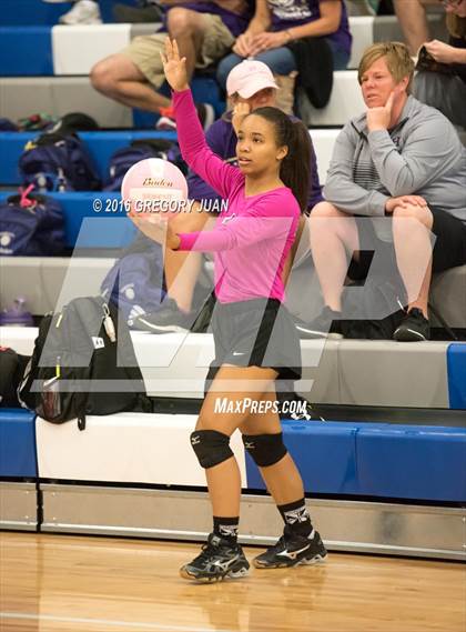 Thumbnail 1 in South Terrebonne vs St. Mary's Dominican (Penguin Volleyball Classic) photogallery.