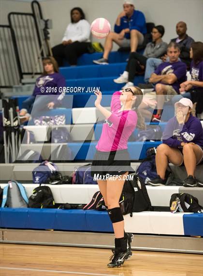 Thumbnail 1 in South Terrebonne vs St. Mary's Dominican (Penguin Volleyball Classic) photogallery.