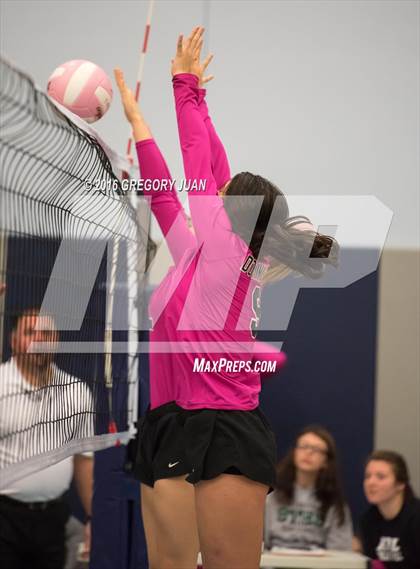 Thumbnail 1 in South Terrebonne vs St. Mary's Dominican (Penguin Volleyball Classic) photogallery.