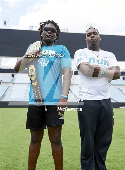 Thumbnail 2 in Oakleaf High (Jaguars Prep 11-On Lineman Challenge Award) photogallery.