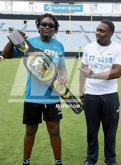 Thumbnail 2 in Oakleaf High (Jaguars Prep 11-On Lineman Challenge Award) photogallery.