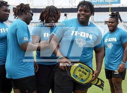 Thumbnail 2 in Oakleaf High (Jaguars Prep 11-On Lineman Challenge Award) photogallery.