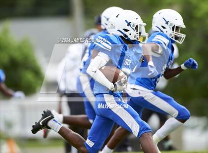 Thumbnail 2 in Ribault @ Stanton (Spring Game) photogallery.