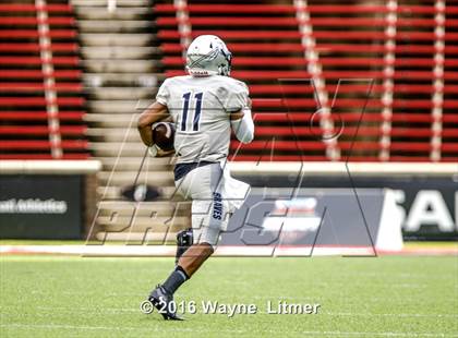 Thumbnail 3 in St. John Bosco vs St. X (Crosstown Showdown) photogallery.