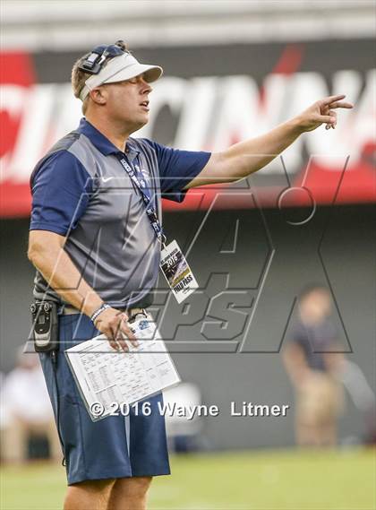 Thumbnail 1 in St. John Bosco vs St. X (Crosstown Showdown) photogallery.