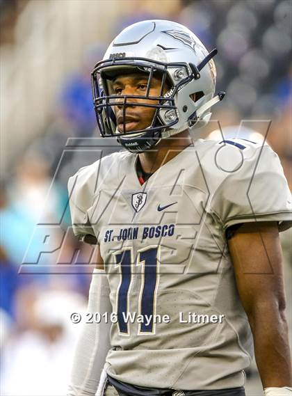 Thumbnail 3 in St. John Bosco vs St. X (Crosstown Showdown) photogallery.