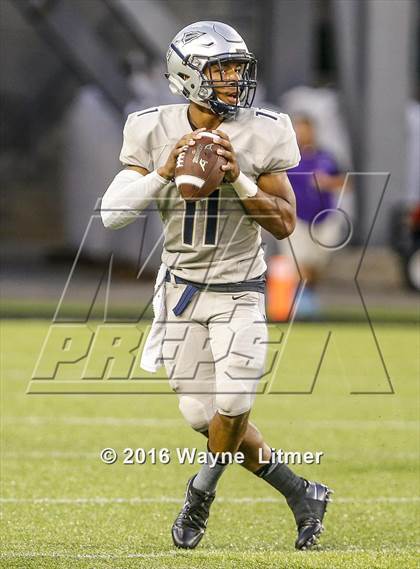 Thumbnail 2 in St. John Bosco vs St. X (Crosstown Showdown) photogallery.