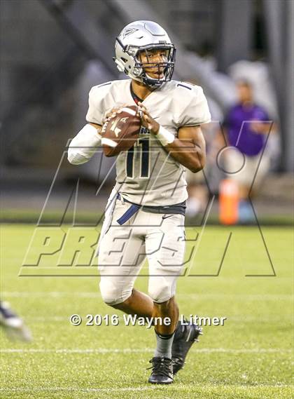 Thumbnail 3 in St. John Bosco vs St. X (Crosstown Showdown) photogallery.