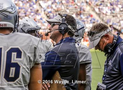 Thumbnail 3 in St. John Bosco vs St. X (Crosstown Showdown) photogallery.