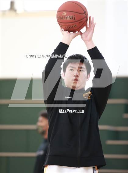 Thumbnail 2 in Arcadia vs Leuzinger (West Side Tip off Classic) photogallery.