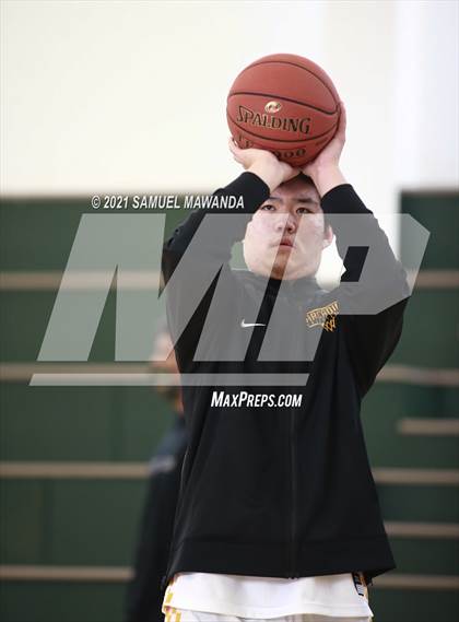 Thumbnail 1 in Arcadia vs Leuzinger (West Side Tip off Classic) photogallery.