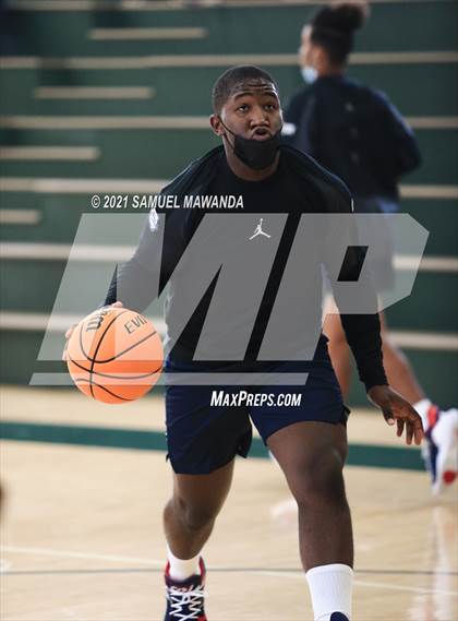 Thumbnail 3 in Arcadia vs Leuzinger (West Side Tip off Classic) photogallery.
