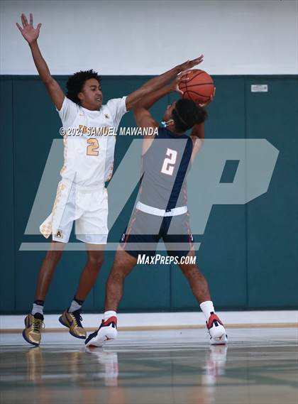 Thumbnail 3 in Arcadia vs Leuzinger (West Side Tip off Classic) photogallery.