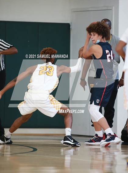 Thumbnail 3 in Arcadia vs Leuzinger (West Side Tip off Classic) photogallery.