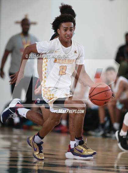 Thumbnail 2 in Arcadia vs Leuzinger (West Side Tip off Classic) photogallery.