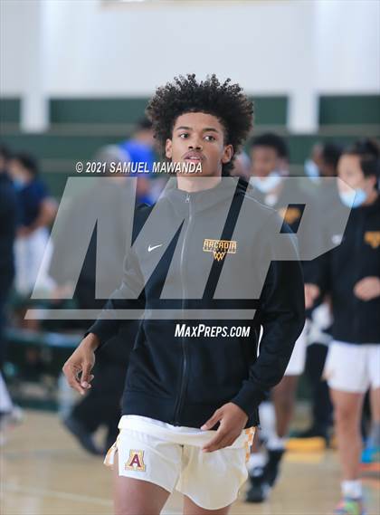Thumbnail 1 in Arcadia vs Leuzinger (West Side Tip off Classic) photogallery.