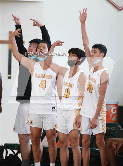 Thumbnail 3 in Arcadia vs Leuzinger (West Side Tip off Classic) photogallery.