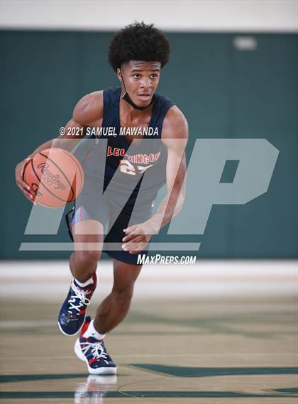 Thumbnail 1 in Arcadia vs Leuzinger (West Side Tip off Classic) photogallery.