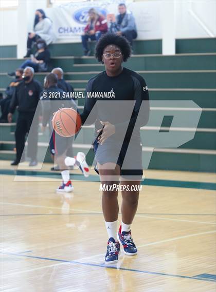 Thumbnail 2 in Arcadia vs Leuzinger (West Side Tip off Classic) photogallery.