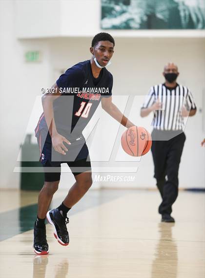 Thumbnail 1 in Arcadia vs Leuzinger (West Side Tip off Classic) photogallery.