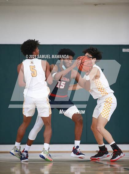 Thumbnail 2 in Arcadia vs Leuzinger (West Side Tip off Classic) photogallery.