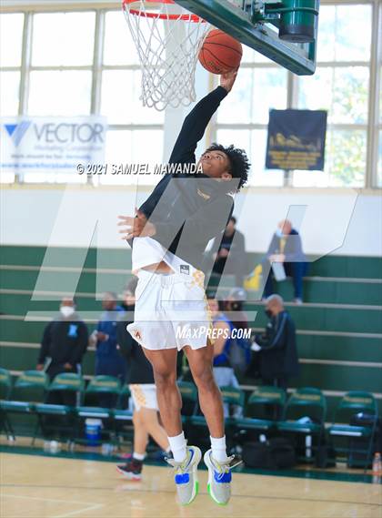 Thumbnail 2 in Arcadia vs Leuzinger (West Side Tip off Classic) photogallery.