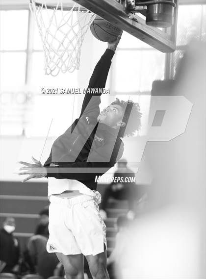 Thumbnail 2 in Arcadia vs Leuzinger (West Side Tip off Classic) photogallery.