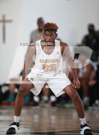 Thumbnail 3 in Arcadia vs Leuzinger (West Side Tip off Classic) photogallery.