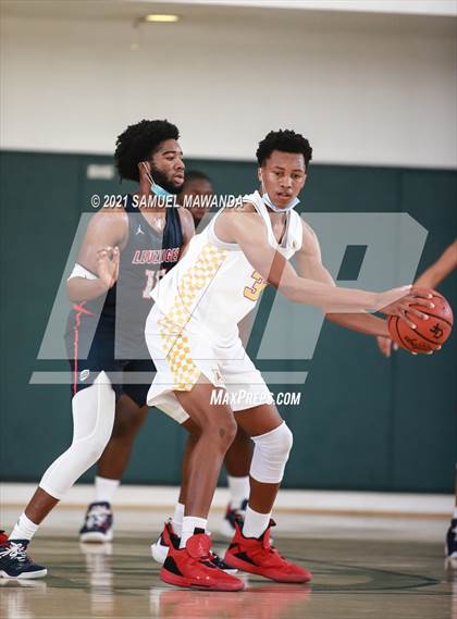 Thumbnail 1 in Arcadia vs Leuzinger (West Side Tip off Classic) photogallery.