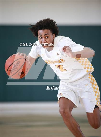 Thumbnail 1 in Arcadia vs Leuzinger (West Side Tip off Classic) photogallery.