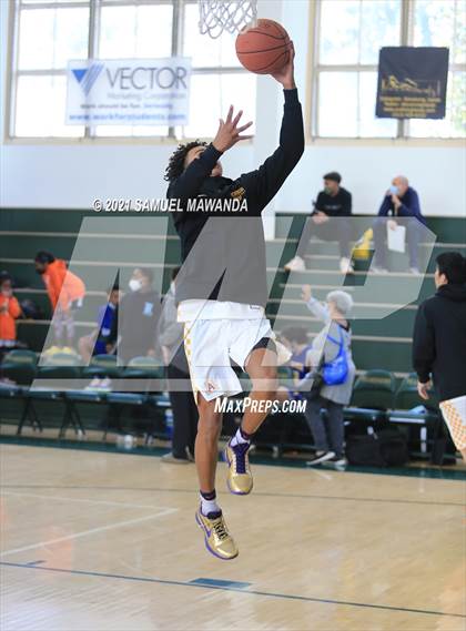 Thumbnail 1 in Arcadia vs Leuzinger (West Side Tip off Classic) photogallery.