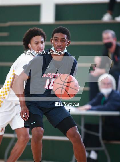 Thumbnail 3 in Arcadia vs Leuzinger (West Side Tip off Classic) photogallery.