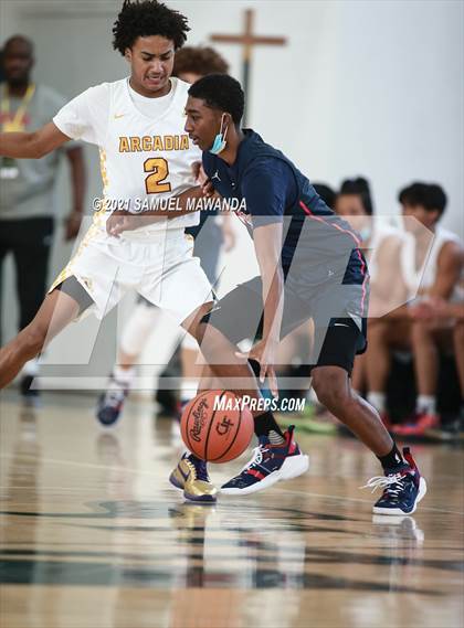 Thumbnail 1 in Arcadia vs Leuzinger (West Side Tip off Classic) photogallery.