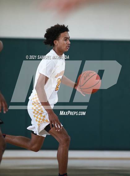 Thumbnail 1 in Arcadia vs Leuzinger (West Side Tip off Classic) photogallery.