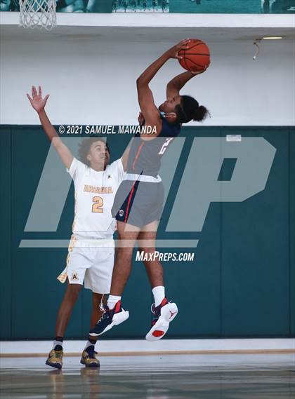 Thumbnail 1 in Arcadia vs Leuzinger (West Side Tip off Classic) photogallery.