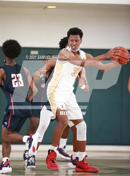 Thumbnail 1 in Arcadia vs Leuzinger (West Side Tip off Classic) photogallery.