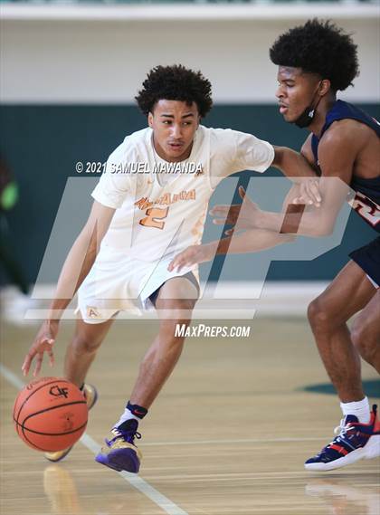 Thumbnail 3 in Arcadia vs Leuzinger (West Side Tip off Classic) photogallery.