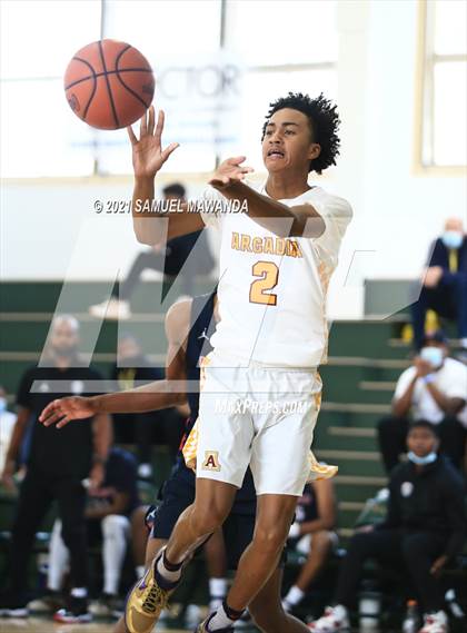 Thumbnail 1 in Arcadia vs Leuzinger (West Side Tip off Classic) photogallery.